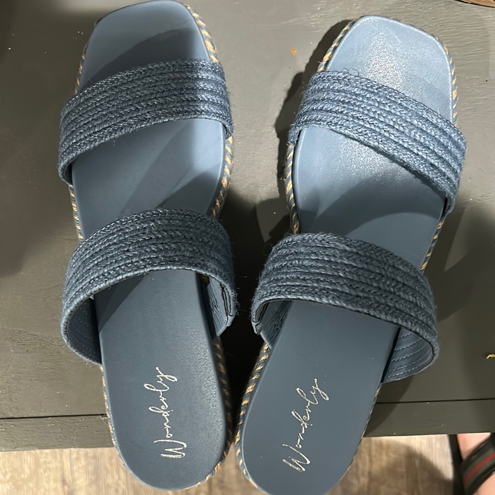 ⭐️Bluish Gray⭐️ platform sandals- Never worn⭐️